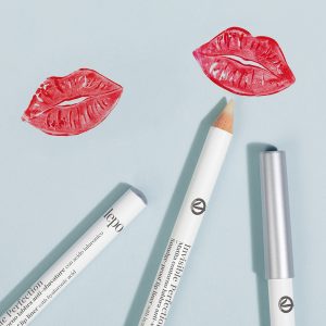 INVISIBLE PERFECTION Matita contorno labbra anti-sbavature con acido ialuronico
